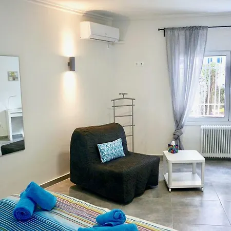 Stylish With Patio, 5min To Metro Apartman *